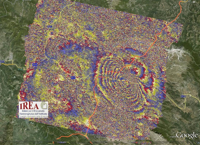 Grâce au satellite Envisat, on observe clairement la déformation due au tremblement de terre de l&#039;Aquila en avril 2009 (Italie) © IREA CNR 